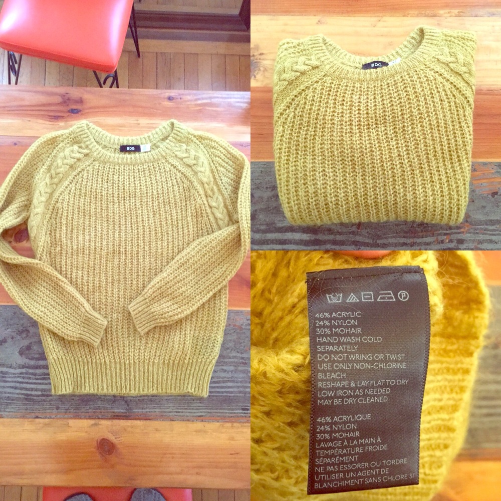 Mohair round neck pullover, cable knit. New